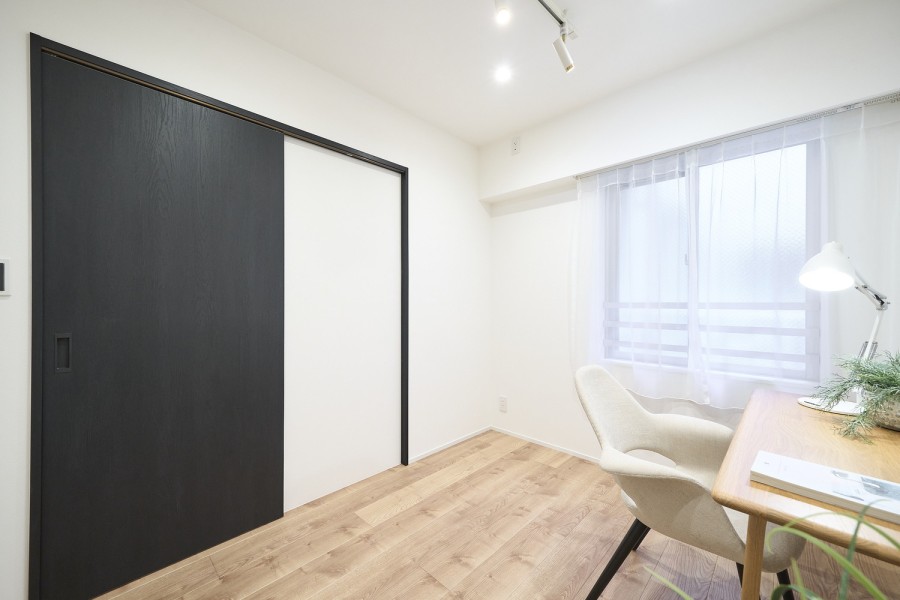 心地よい時間が流れるお部屋は、毎日が忙しいあなたもほっと一息つける安らぎの空間です。ゆったりとした時間をおすごしいいただけます。