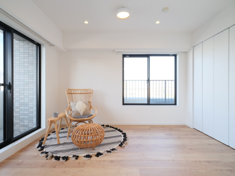 洋室3は、普段は引き戸を開放し拡張リビングとして使ったり、来客時は引き戸を閉めてプライベート空間を隠したり、フレキシブルにお使いいただけます。