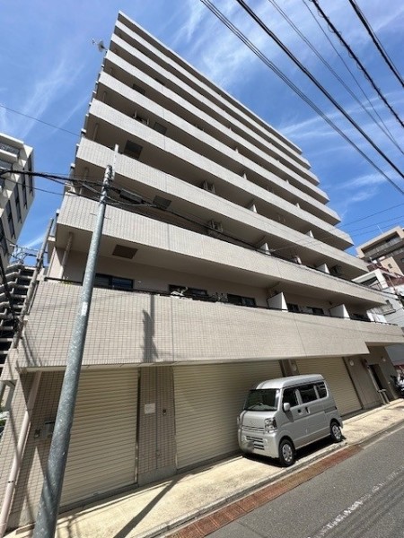 快適な暮らしの舞台が整う「浅草」駅徒歩9分の好立地!「雷門」や「仲見世商店街」、「隅田公園」を身近に、オンもオフも楽しめるロケーションです。