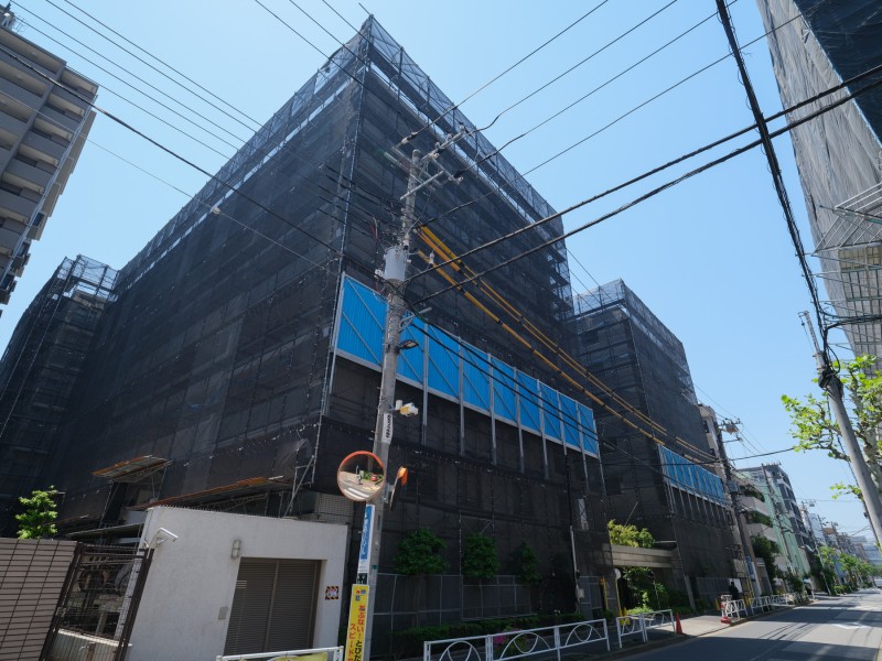 半蔵門線・浅草線『押上』駅徒歩6分、複数駅・複数路線利用可能で、都心へのアクセスも良好な立地に佇むマンションです。(R8年4月現在規模修繕工事中・管理体制良好です)