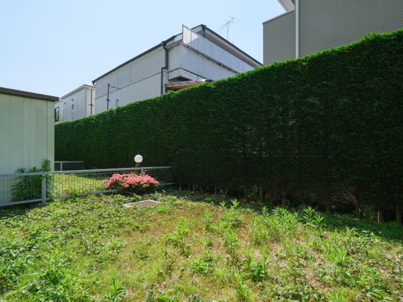 約29m²の専用庭付きのお部屋です。心がほっとするような光と心地よい風を感じ、日々をアップデートできそうです。