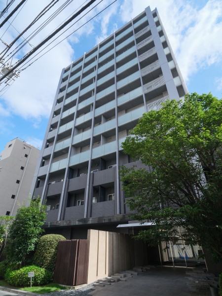 山手線「駒込」駅徒歩5分(南北線徒歩4分)の立地にあるマンションです。利便性と落ち着きを兼ね備えた住環境です。2023年に共用部の大規模修繕工事実施済みです。