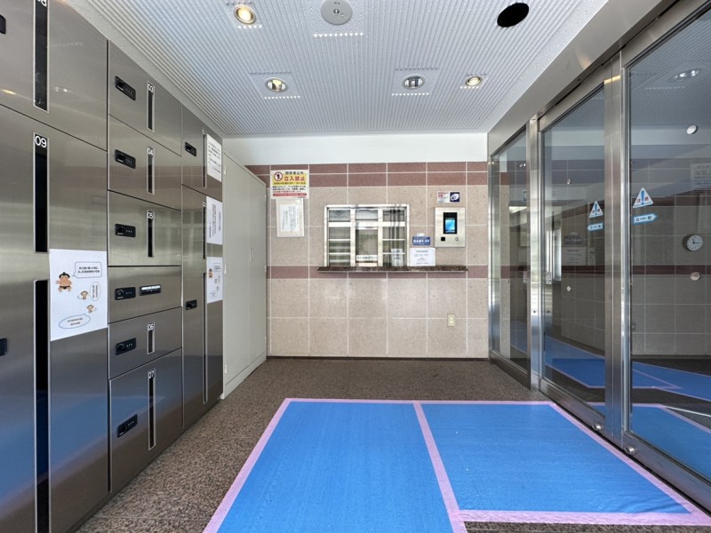◆宅配ボックス◆24時間いつでも荷物受け取りが可能。プライベートの時間を邪魔されず、配達時間も気にせず過ごすことができる便利な設備です。