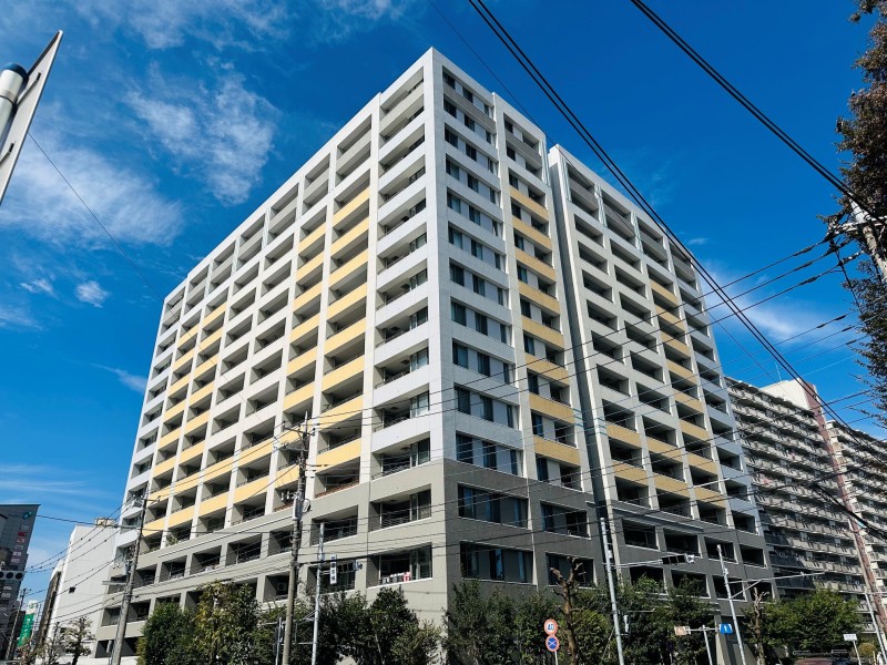 「志木」駅徒歩2分の利便性に優れた立地あり、3路線利用で通勤・通学にも便利なマンションです。ダブルオートロック採用されており、安心のセキュリティ体制です。